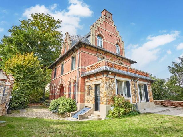 Maison de 11 pièces de luxe en vente à Versailles, Île de France