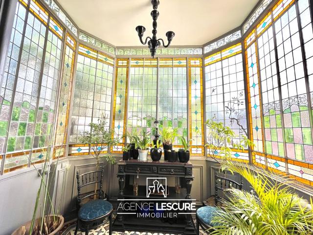 Maison de 11 pièces de luxe en vente à Bordeaux, France