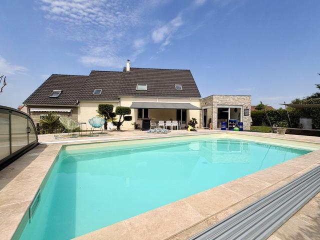 Maison de 11 pièces de luxe en vente à Chécy, Centre