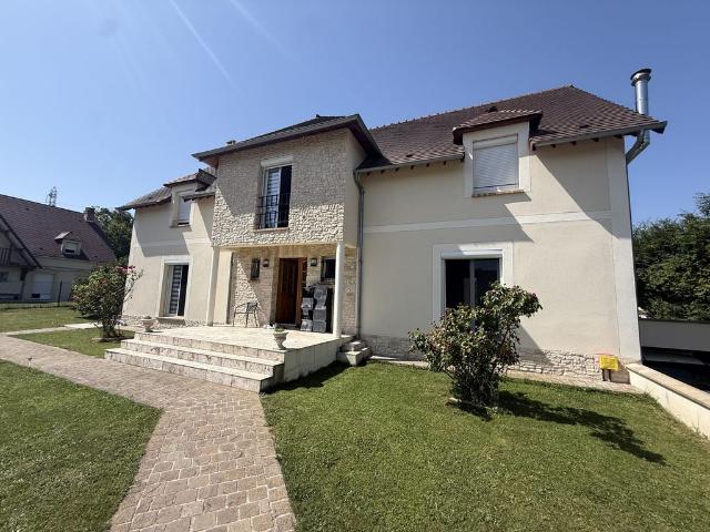 Maison de prestige de 307 m2 en vente La Chapelle Réanville, France