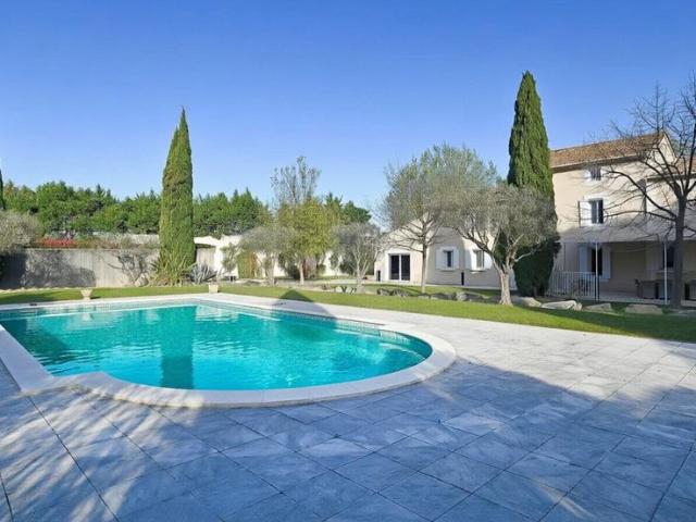 Maison de 11 pièces de luxe en vente à Monteux, Provence Alpes Côte d'Azur