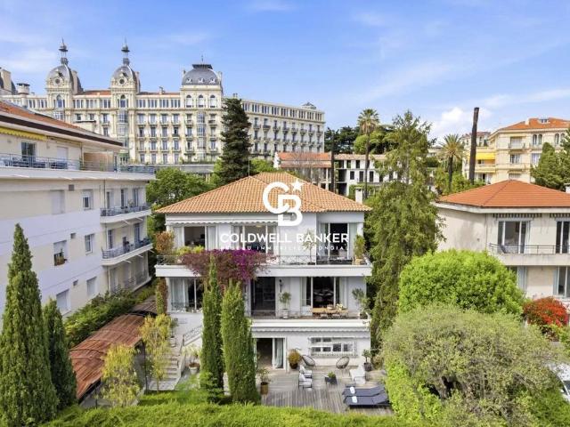 Maison de 11 pièces de luxe en vente à Nice, Provence Alpes Côte d'Azur