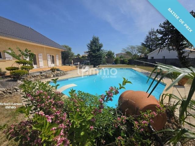 Maison de 11 pièces de luxe en vente à Saint Médard en Jalles, France