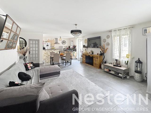 Maison de 126 m², terrasse et T2 indépendant en centre ancie. 127m² Beaucaire