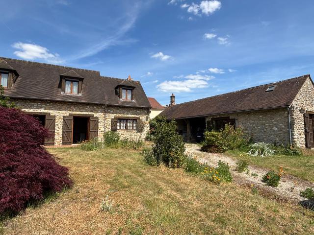 MAISON DE 120M2 + DEPENDANCE de 38m2 aménagée en appartement TERRAIN DE 740M2