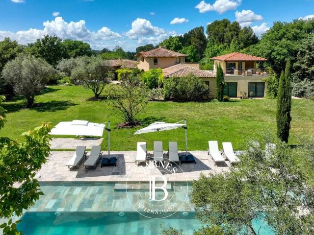 Maison de 12 pièces de luxe en vente à Aix en Provence, Provence Alpes Côte d'Azur