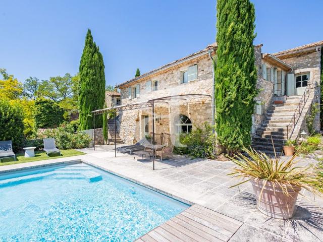 Maison de 12 pièces de luxe en vente à Grignan, Auvergne Rhône Alpes