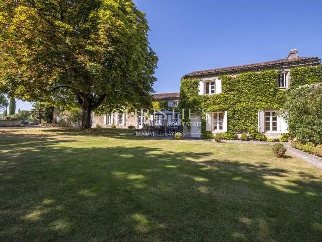 Maison de 12 pièces de luxe en vente à Jarnac, Nouvelle Aquitaine