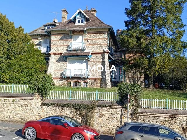 Maison de 12 pièces de luxe en vente à Lagny sur Marne, Île de France