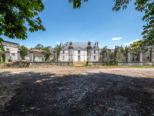 Maison de 12 pièces de luxe en vente à Mareuil, Nouvelle Aquitaine
