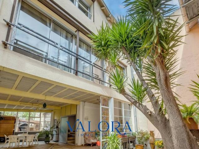Maison de 12 pièces de luxe en vente à Marseille, Provence Alpes Côte d'Azur