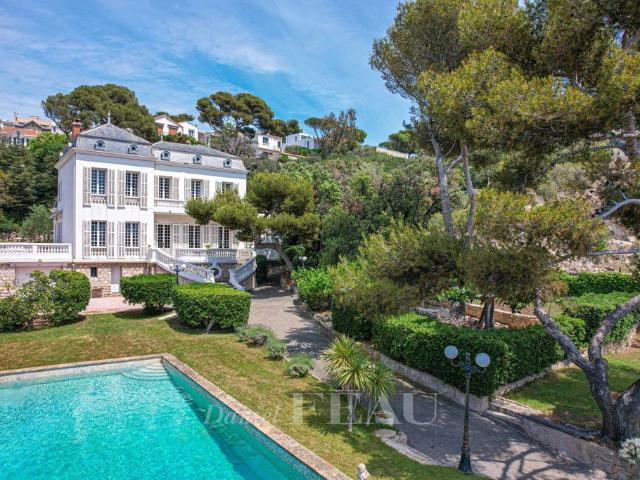 Maison de 12 pièces de luxe en vente à Marseille, Provence Alpes Côte d'Azur