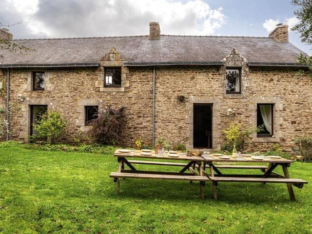 Maison de 12 pièces de luxe en vente à Pluvigner, France