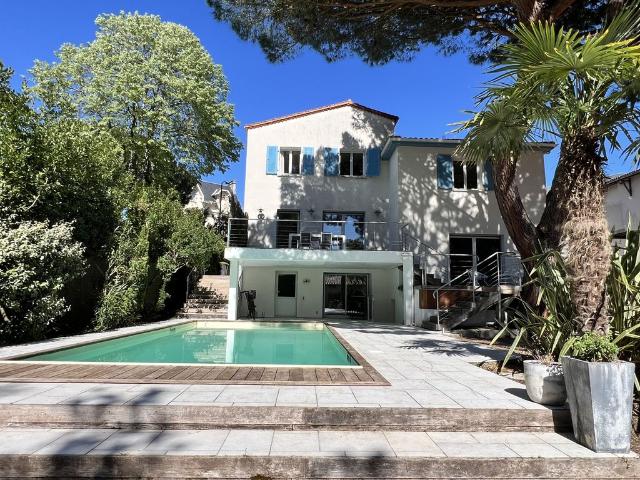 Maison de 12 pièces de luxe en vente à Royan, Nouvelle Aquitaine
