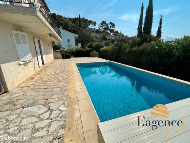 Maison de 135 m² située au Bas Faron vue mer, à Toulon