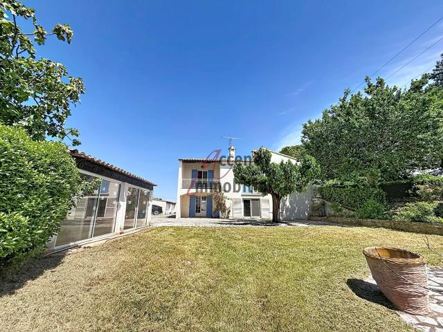 Maison de 137 m² à rénover ? Cadre exceptionnel en pleine ca. 235m² Saint Andiol