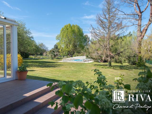 Maison De 130 M2 4 Chambres 2715 M2 De Terrain 130m² Cénac