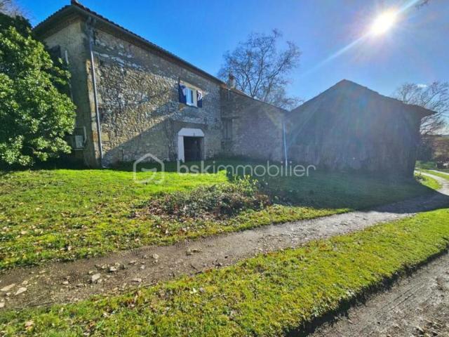 Maison de 130 m² + dépendances – Terrain 6 658 m² – Piscine – Gros potentiel
