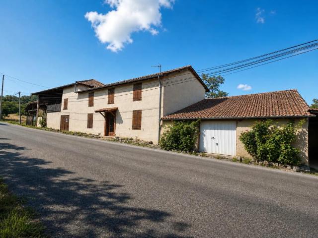 Maison de 130,94 m² à rénover avec dépendances et jardin
