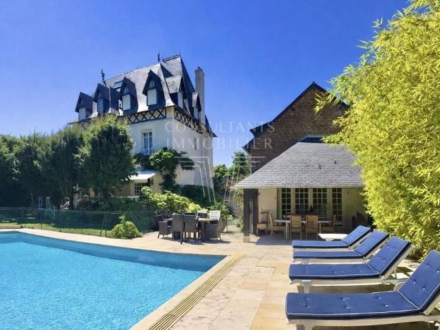 Maison de 13 pièces de luxe en vente à Deauville, France