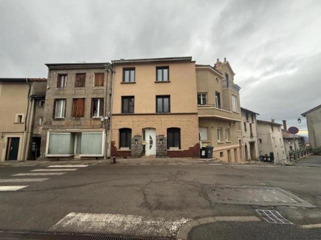 Maison de 13 pièces de 422 m² à Saint Héand