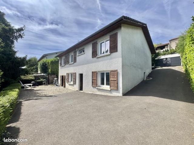 Maison de 147m2 habitable et garage, avec 693m2 de terrain Saint Etienne