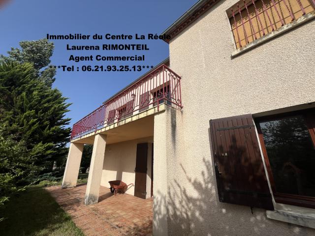 Maison de 140 m2 avec terrasse, balcon et jardin 1300 M2