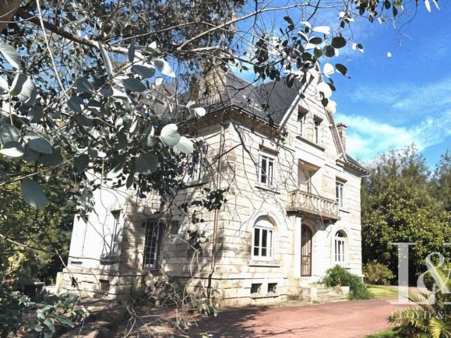 Maison de 14 pièces de luxe en vente à Ergué Gabéric, France