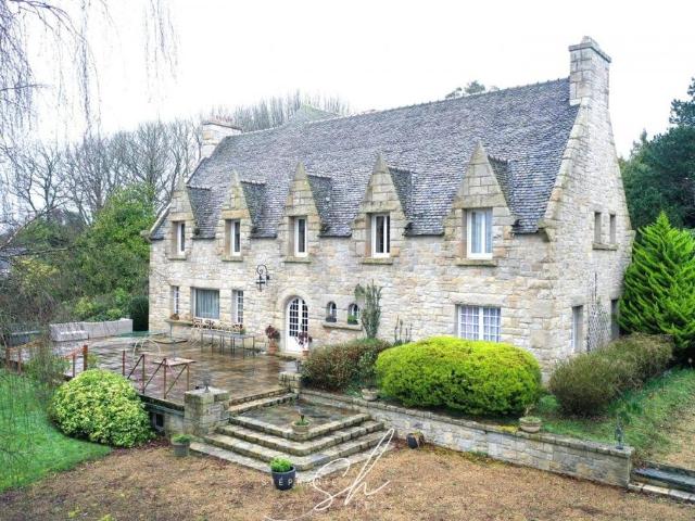 Maison de 14 pièces de luxe en vente à Morlaix, France