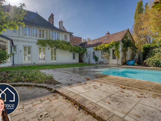 Maison de 14 pièces de luxe en vente à Nogent le Roi, Centre