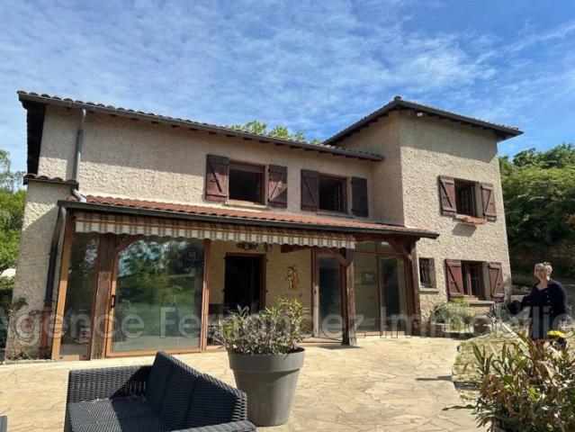 Maison de 155 m2 hab. belle situation calme avec vue dégagées