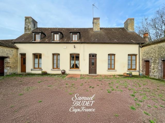Maison familiale avec grand terrain et dépendances — Essay près de Sées