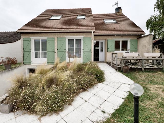 Maison de 157 m² habitables 6 pièces 3 chambres Terr