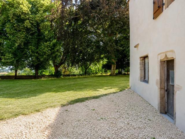 Maison de 150 m² à finir d'aménager dans l'enceinte du château