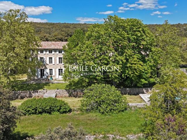 Maison de 15 pièces de luxe en vente à Reillanne, Provence Alpes Côte d'Azur