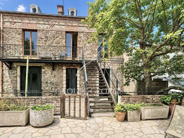 Maison de 15 pièces de luxe en vente à Saint Cloud, France