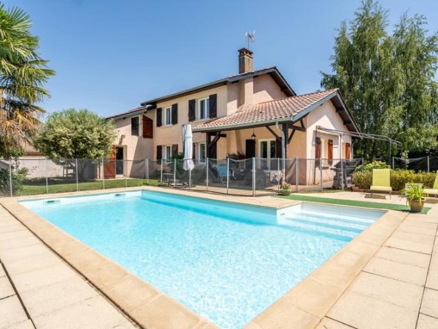 Maison de 168 m² avec garage et piscine Chasselay 69380