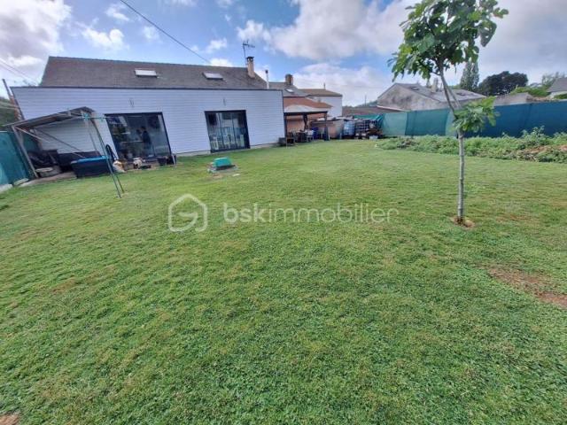 Maison de 169 m² à fort potentiel avec jardin LE CELLIER 44850