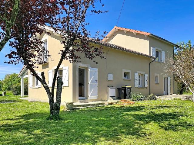Maison de 160 m²: 6 pièces terrain de 3750 m²
