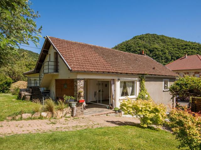 Maison de 160 m² avec studio locatif, 4 hectares de terrain. 160m² Saint Parthem