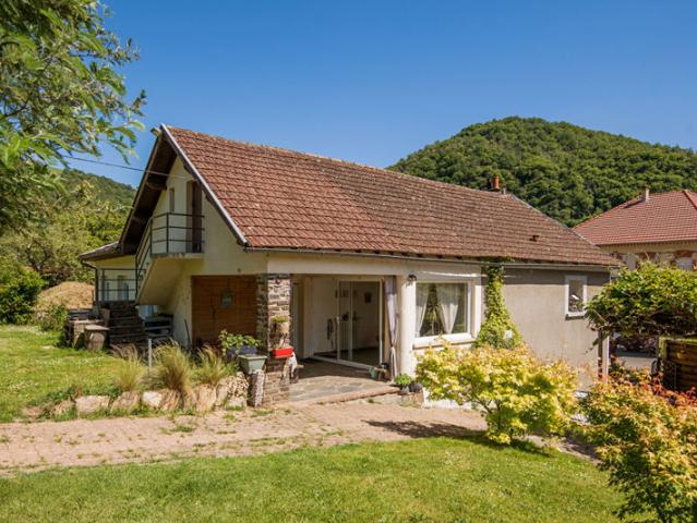 Maison de 160 m² avec studio locatif, 4 hectares de terrain Saint Parthem