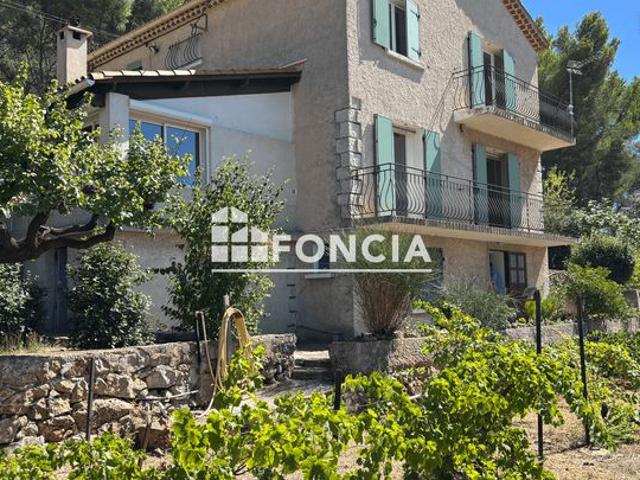 Maison de 170 m2 sur un terrain de 1720 m2