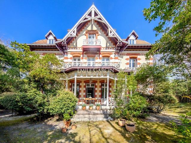 Maison de 17 pièces de luxe en vente à Taussat les Bains, France