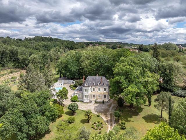 Maison de 17 pièces de luxe en vente à Corgnac sur l'Isle, France