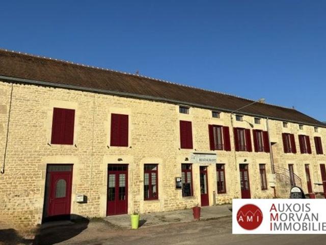 Maison de 17 pièces de luxe en vente à Montbard, France