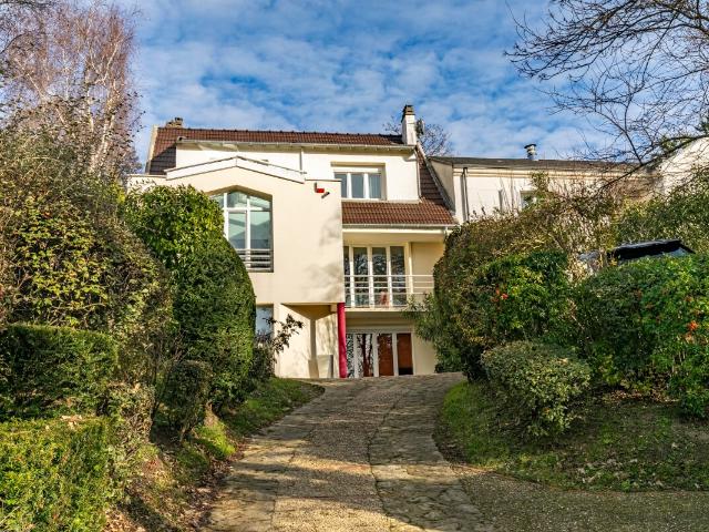 Maison de 186 m2 centre ville /4 chambres / séjour de 68 m2