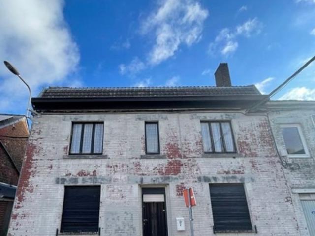 Maison de + 180m² sur 5a80, 3/4ch, jardin, passage latéral