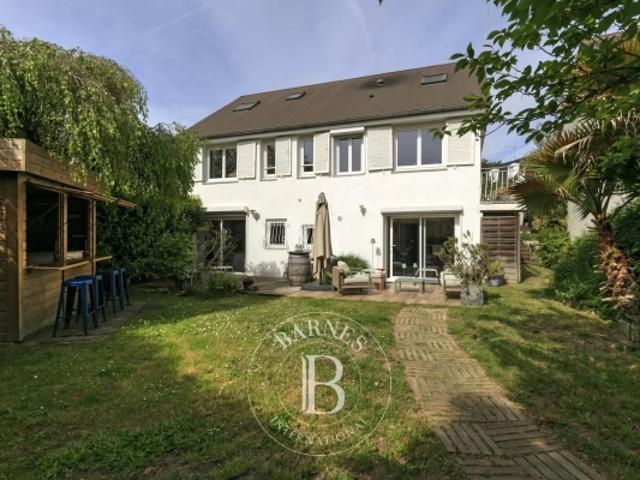 Maison de 183 m² à vendre Verrières le Buisson Proximité avec le groupe scolaire Sophie Barat