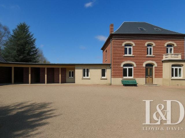 Maison de 18 pièces de luxe en vente à Saint Quentin, Hauts de France