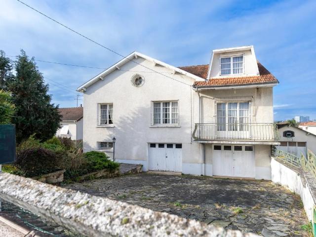 Maison de 195m² en vente à Poitiers Dunes/Dolmen